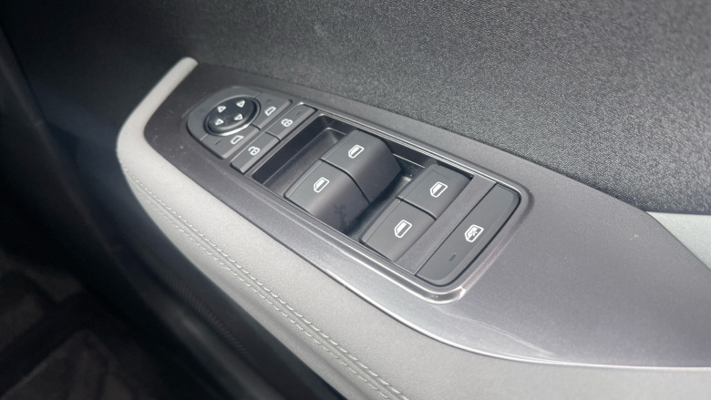 BYD Dolphin Surf 65kW Active 30kWh 5dr Auto Electric Hatchback